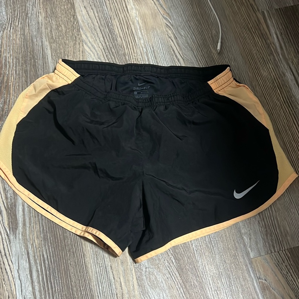 size medium nike shorts